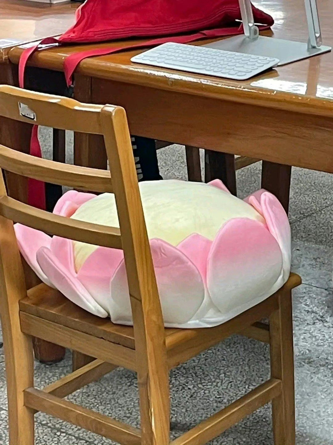 除了书用不上其他都是必需品 ​​​