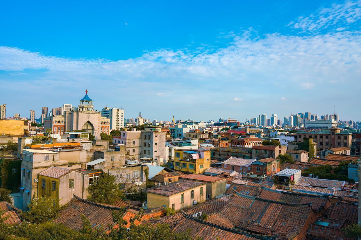 早上好，睡迟了。 