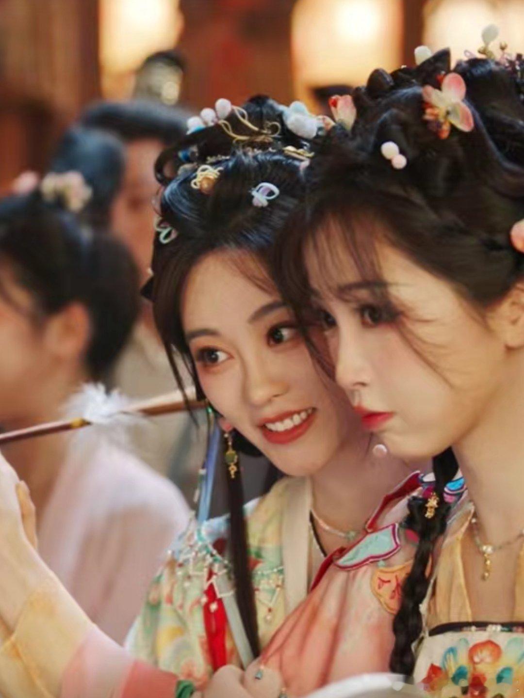 #永夜星河# 女一女二也好嗑！温柔大姐姐×古灵精怪小妹妹，嫡长闺[哈哈] ​​​