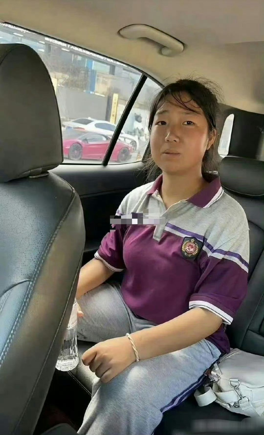 “军训完接妹妹回家，以为接错人了……” 