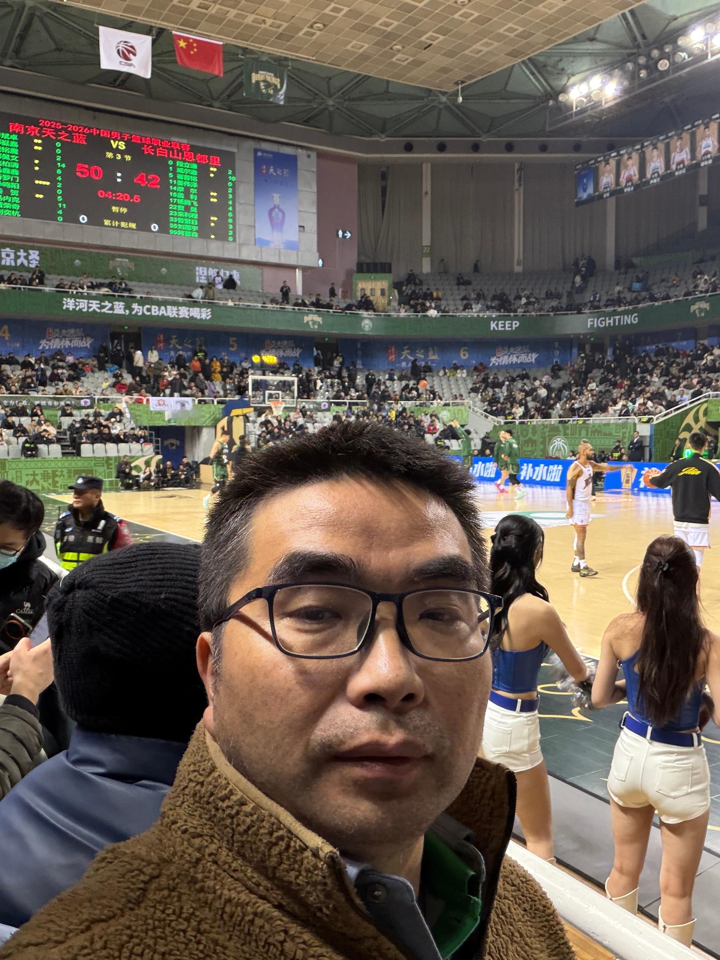 白天港股发红包，晚上美股发红包，我这个脸盆也不够大，接不了多少啊 刚看球回来，又