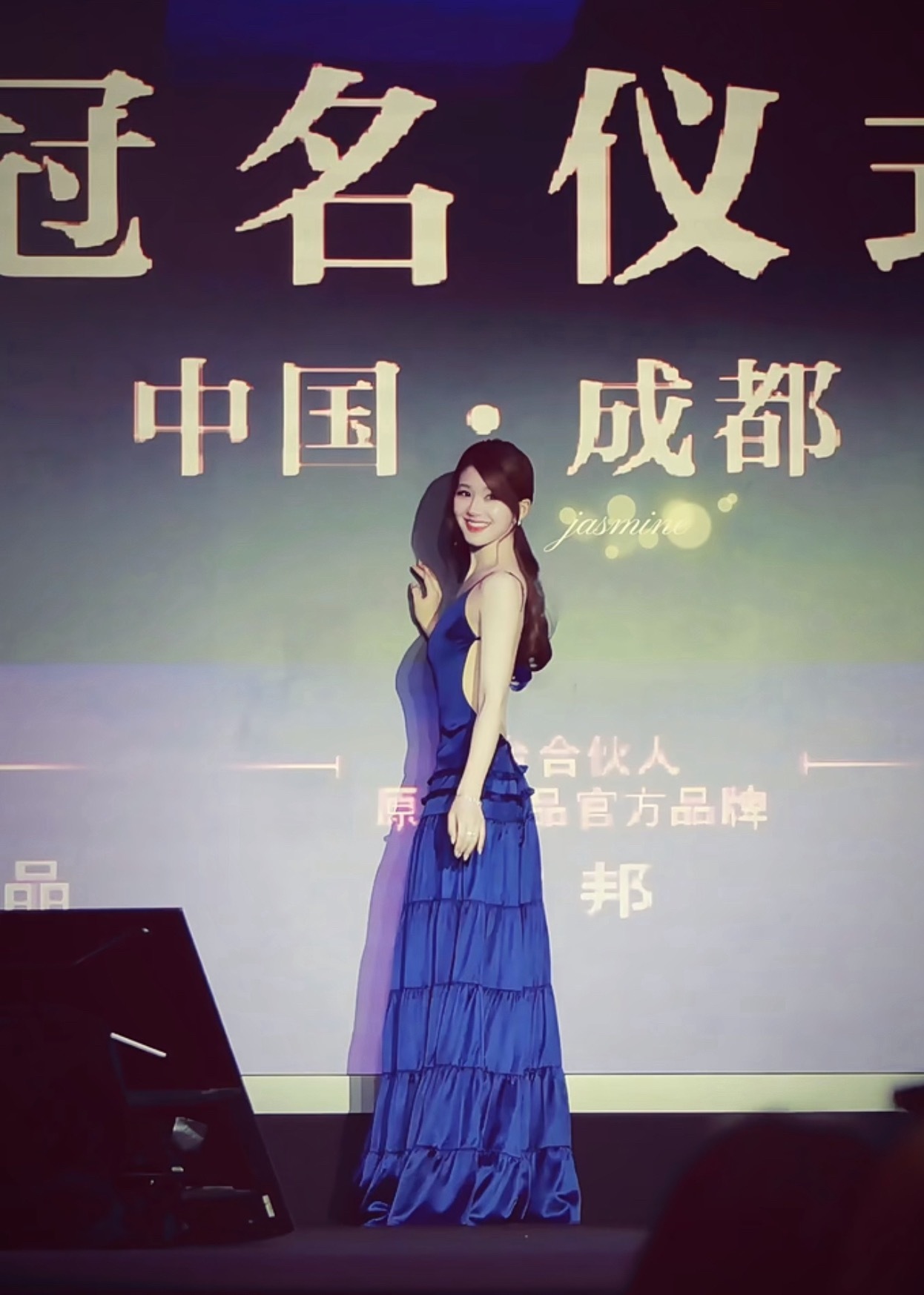 妈呀露思这几张，还以为是早期没见过的老照片，没想到是今天