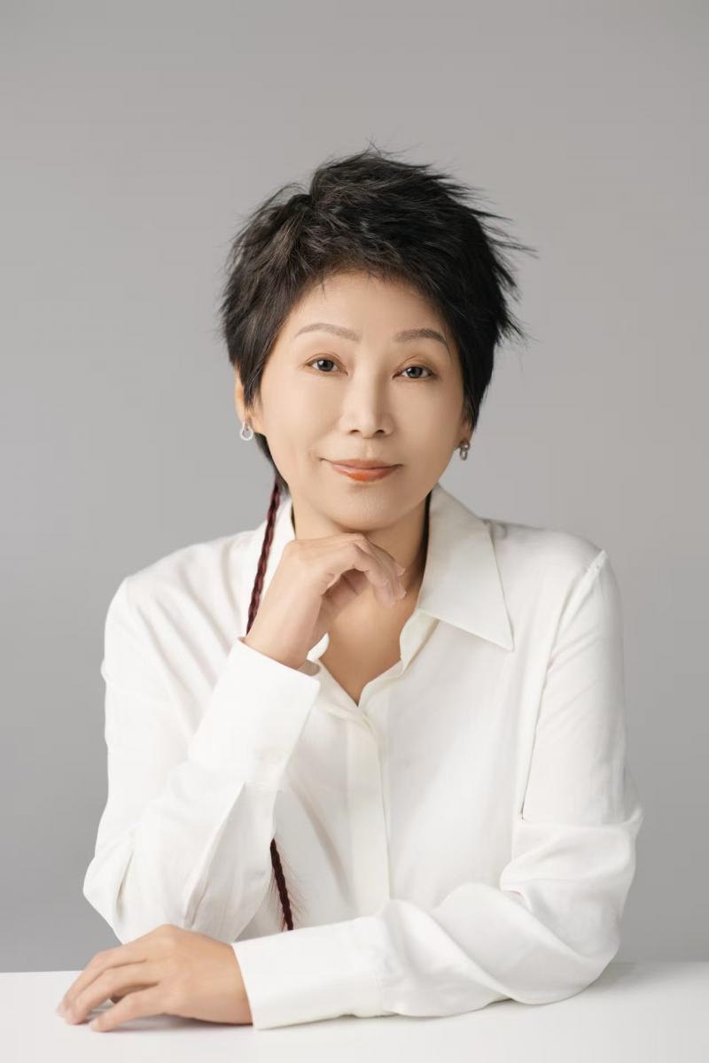 北京中医药大学教授曲黎敏再次语出惊人:“人和人呆在一起,如果你感到意气风发,朝气