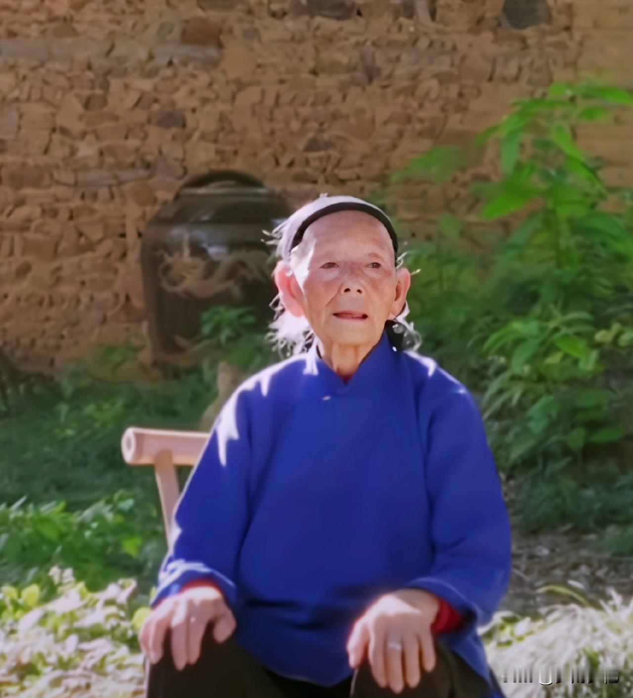 新婚20天分别，她等丈夫近90年！106岁仍在村口守望，看哭千万人
 
结婚不到
