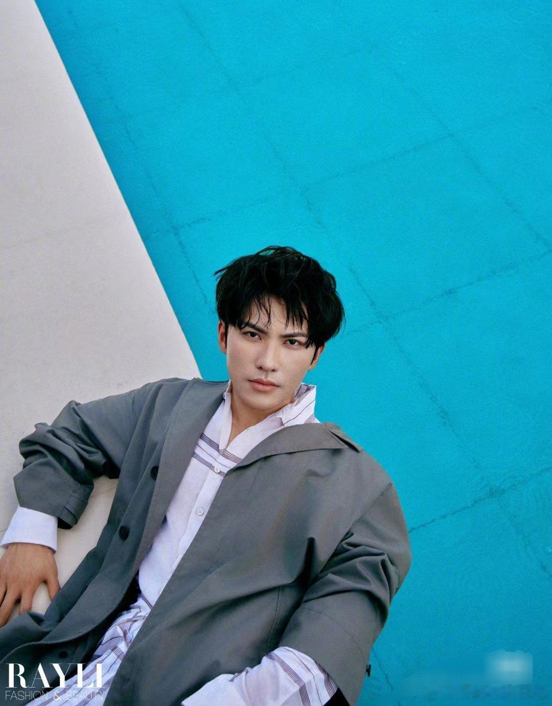 种地吧李耕耘杂志，也没人告诉我种地出男模啊[舔屏] ​​​