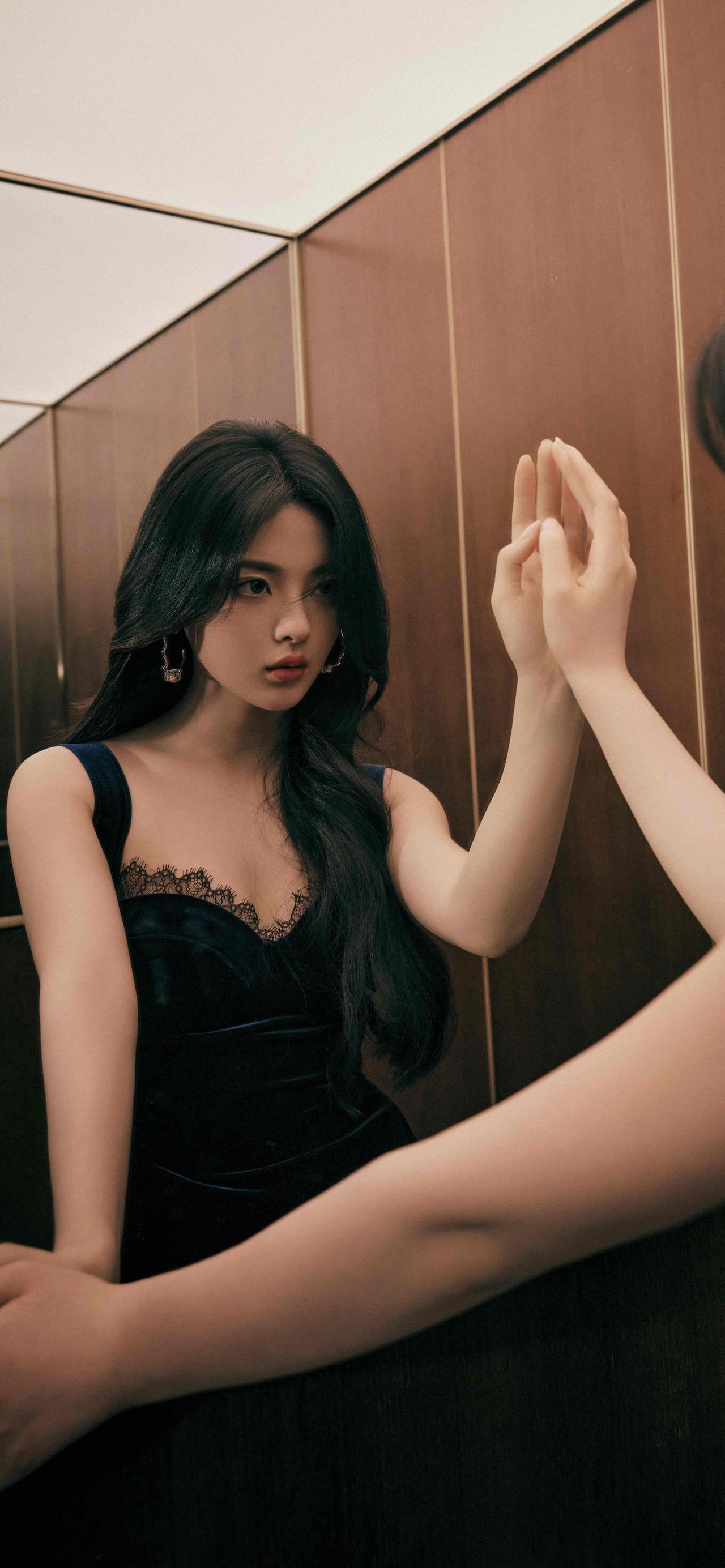 美女壁纸-第6127期-杨超越