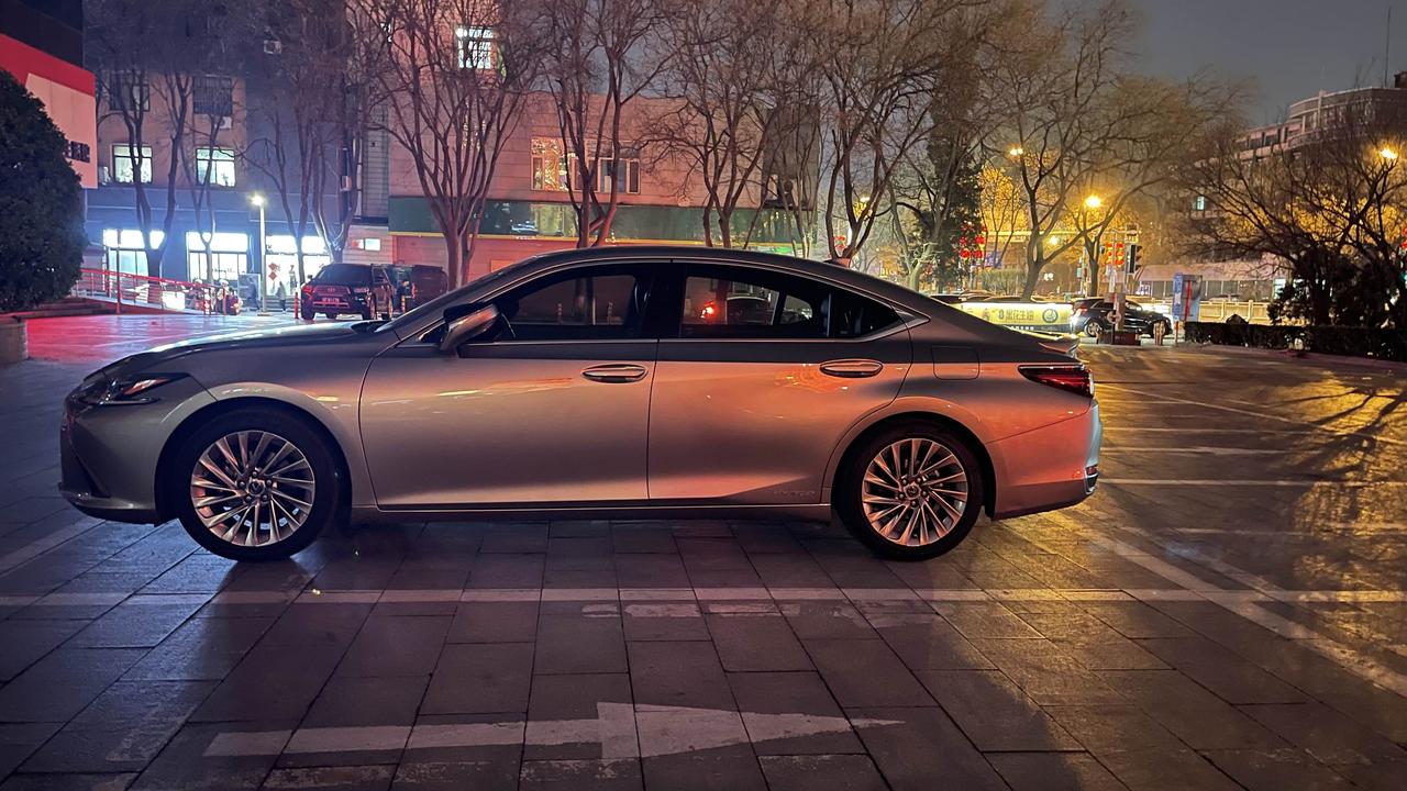 关于HEV油耗，实测百公里低于4升，全是假的。
这个季节测试HEV油耗是最友好的