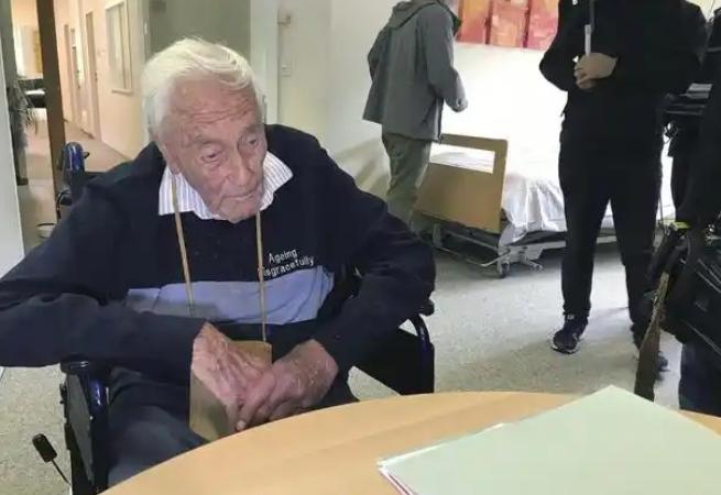 2018年，澳大利亚一位104岁的科学家，前往瑞士接受安乐死，当药物注射到他的体