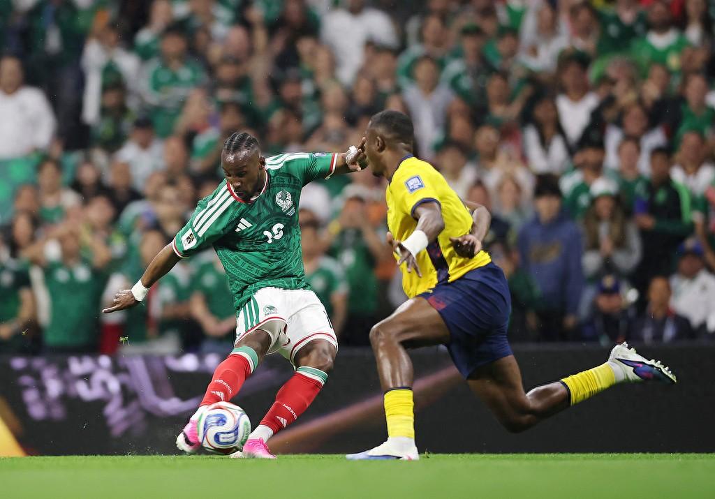 太强了！墨西哥 2-0 拿下厄瓜多尔晋级世界杯 16 强，球队四场比赛全部取胜一