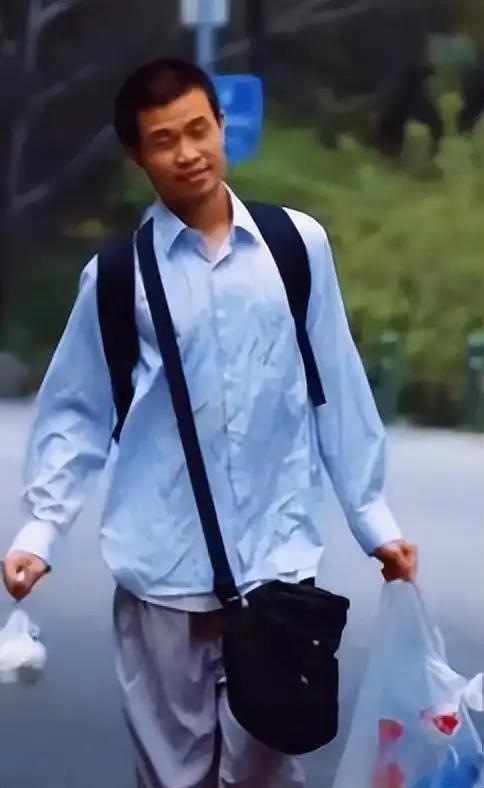 我很怀疑，韦东奕是雨人！

《雨人》是一部美国电影，1988年上映，汤姆克鲁斯和