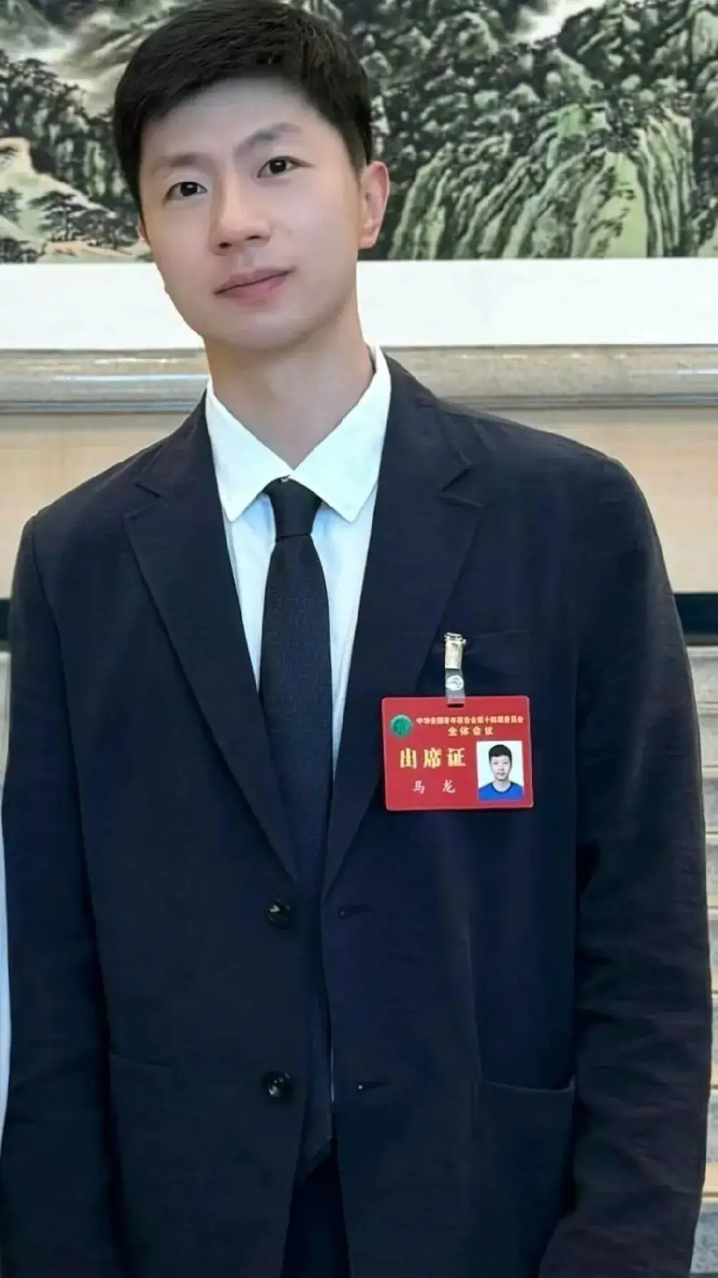 马龙现在的成就与任职如下：1.乒乓球双圈大满贯。2. 奥运会六金王。3.2024
