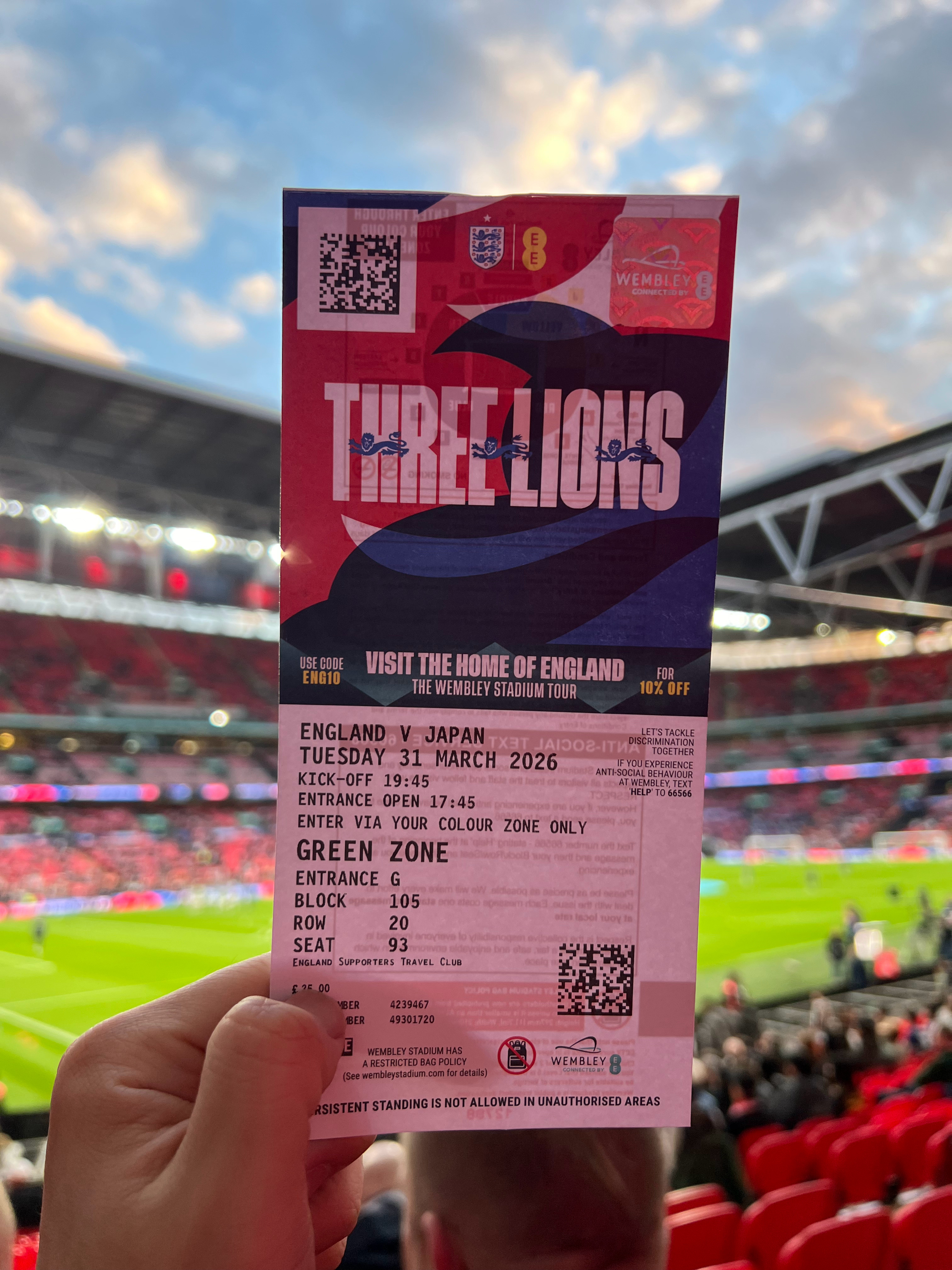 大多数种族主义者都是怂比去伦敦看了英格兰vs日本的比赛，一些比赛前、中、后的片段