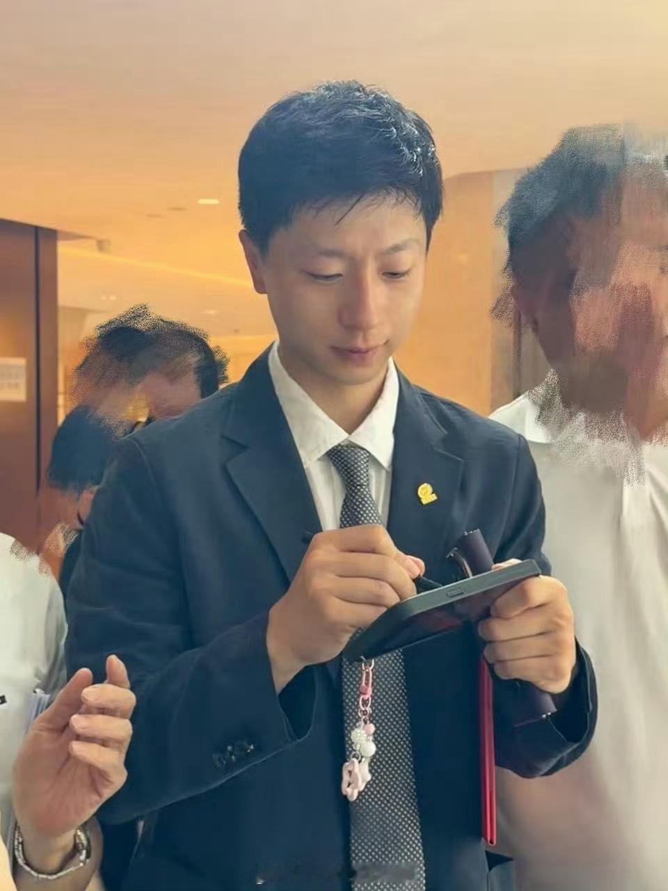 这种生活气息很重的偶遇他拍有一种别样的香气…. 