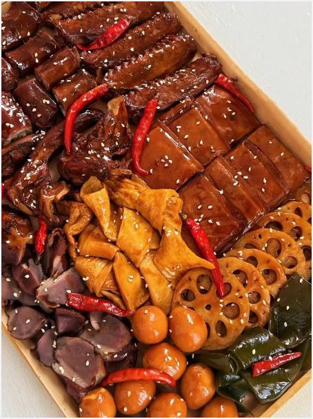 竟然这么简单的复制出了周黑鸭！！甜辣过瘾，肉嫩入味，香味都卤到骨头里了，还没出锅