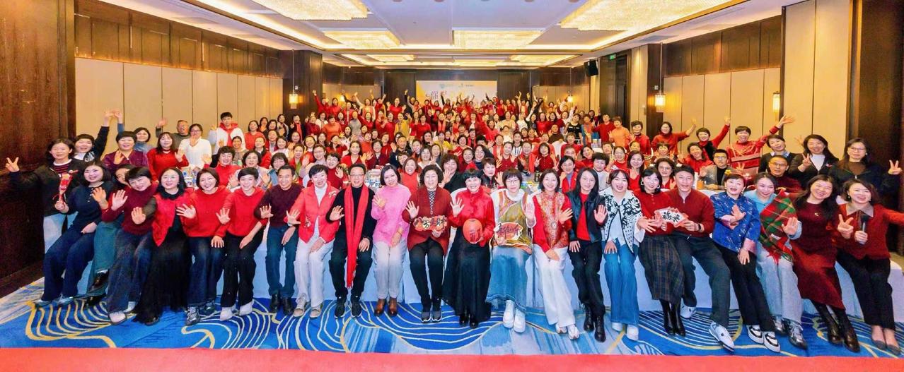 老师说：信什么话，选择和什么样的人在一起，影响价值观，决定了以后过怎么样的生活。