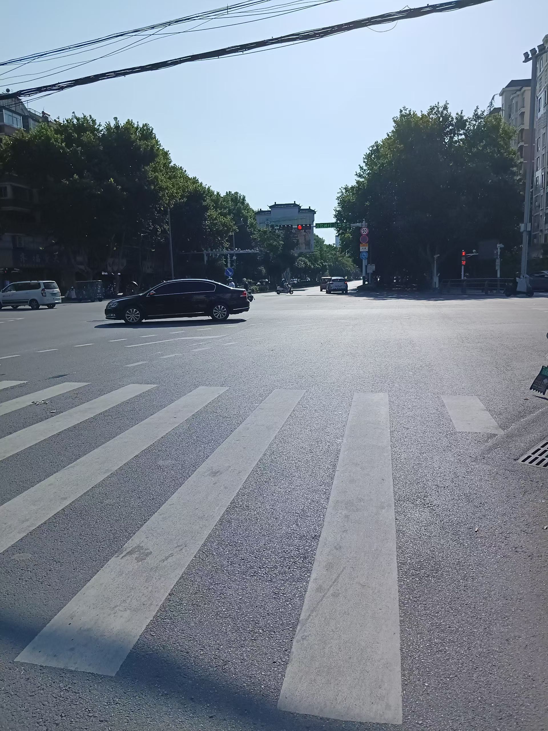 灼热的大地连空气都在发烫 