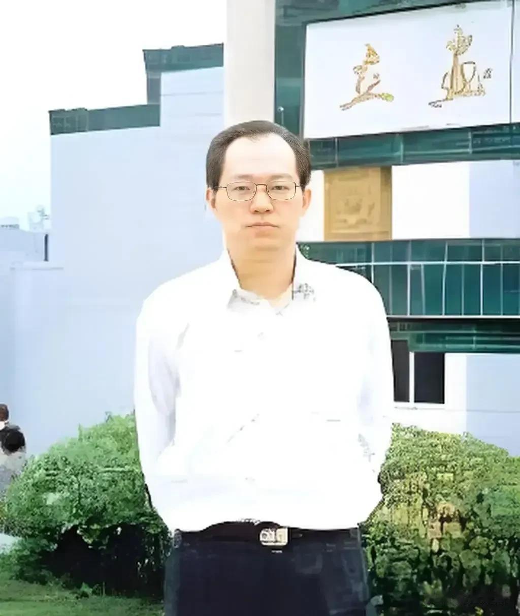 这位，认识吗？