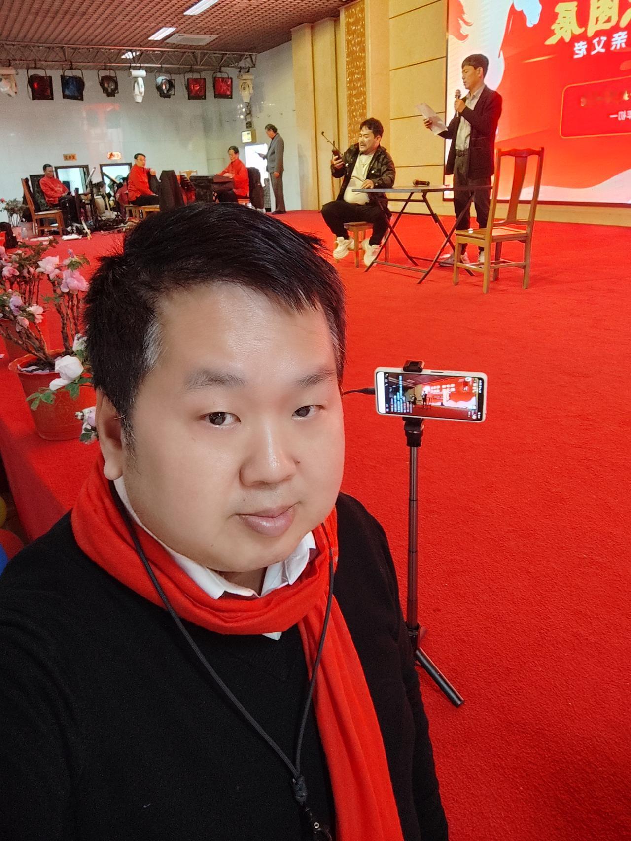 镜头外的我[大笑][大笑]