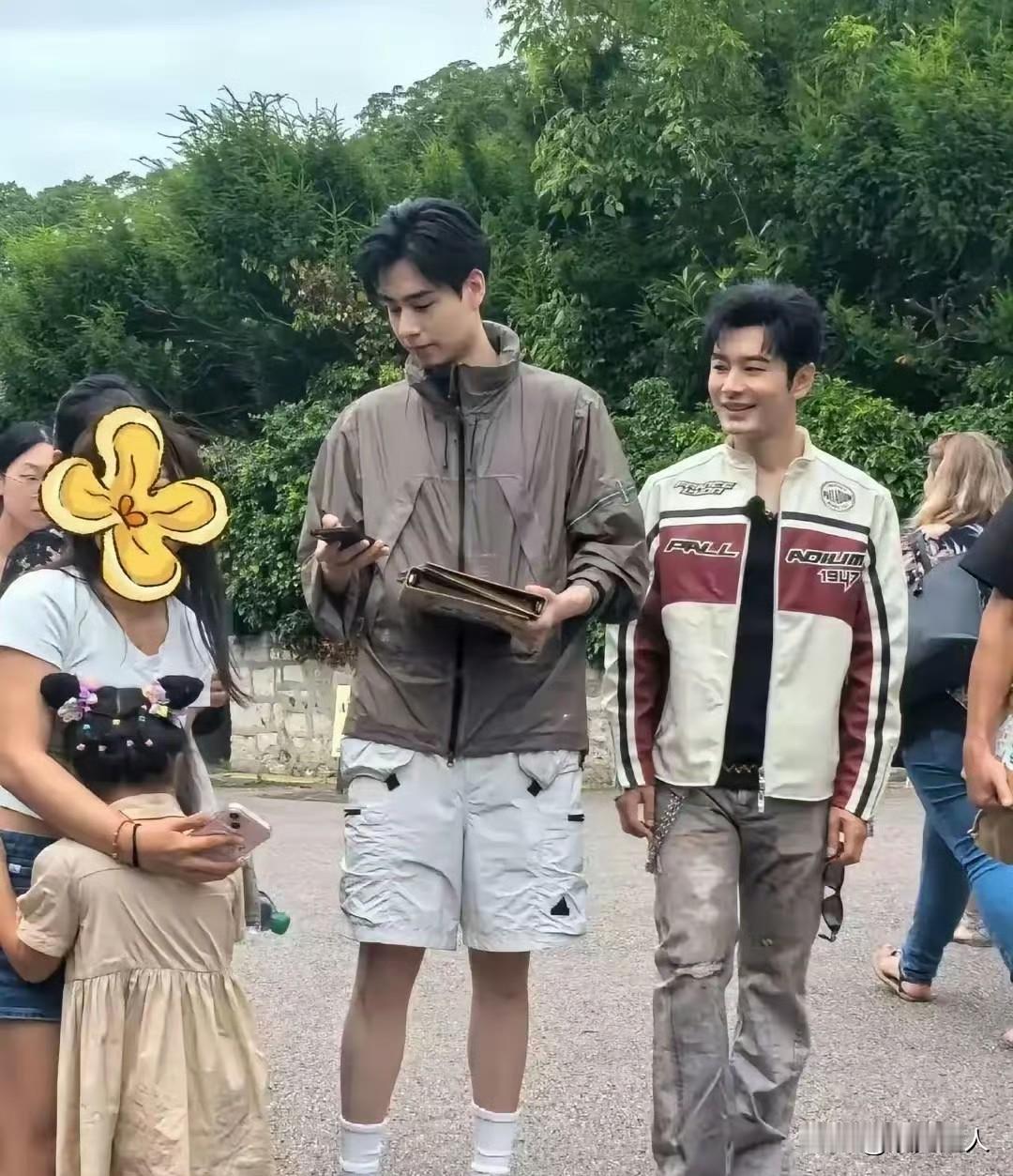 发现好多人都在说，黄晓明怎么看着变矮了？以前不是说有1米8吗，现在怎么看都不像，