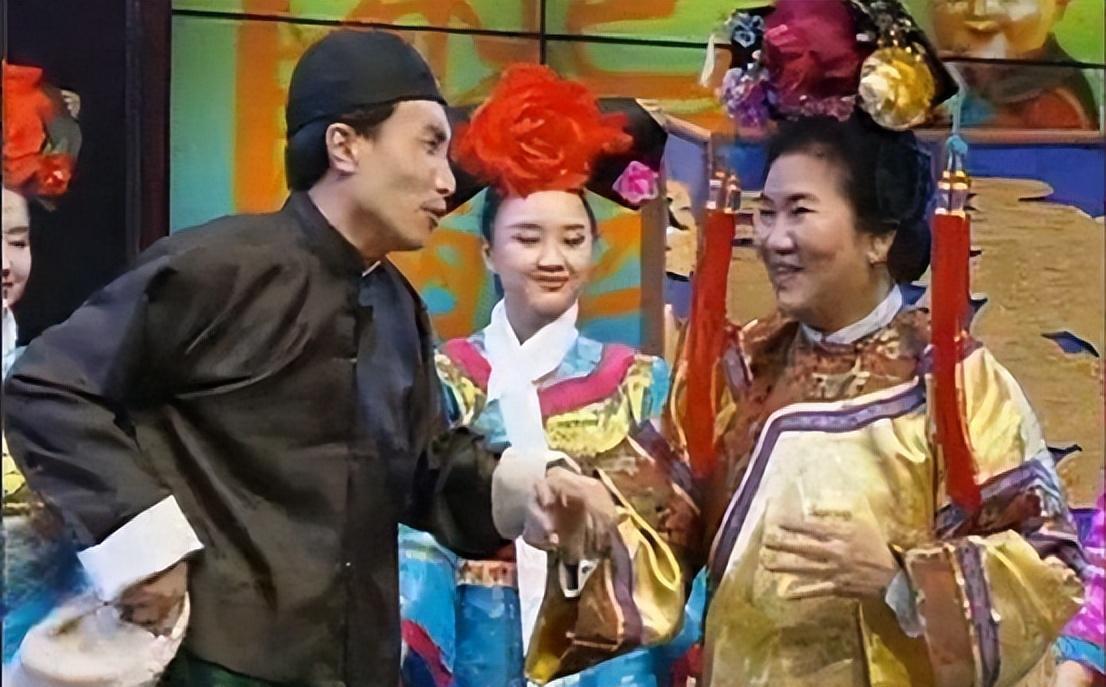 马年春晚官宣 转眼又要新年，好像才围着电视机看完~这些经典小品大家还记得几部？