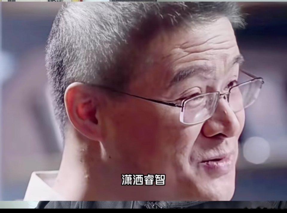 罗翔老师怎么感觉一下子老了这么多，才40多岁呀。 ​​​