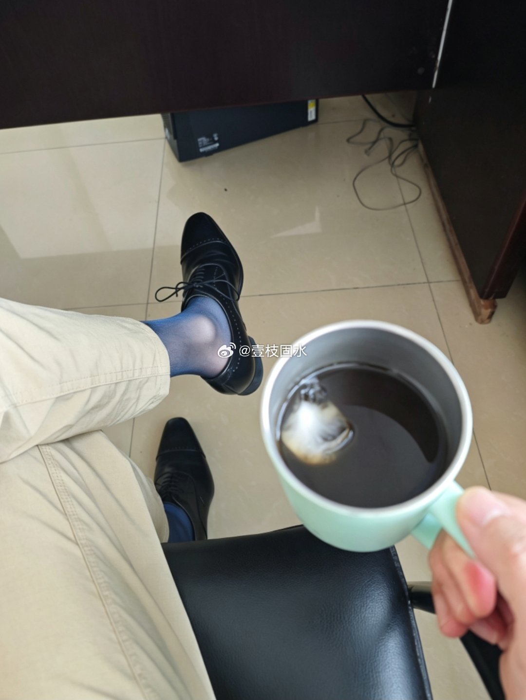贫困生喝瑞幸被举报我只能说我是舍不得9.9元每天喝瑞幸。还有一个9.9的瑞幸普通