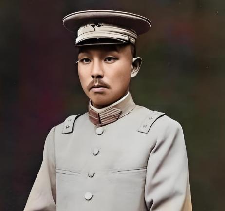 老蒋一声令下炸光重庆，杨森当面点头服从命令，转身却警告下属：谁敢抢老百姓，老子先