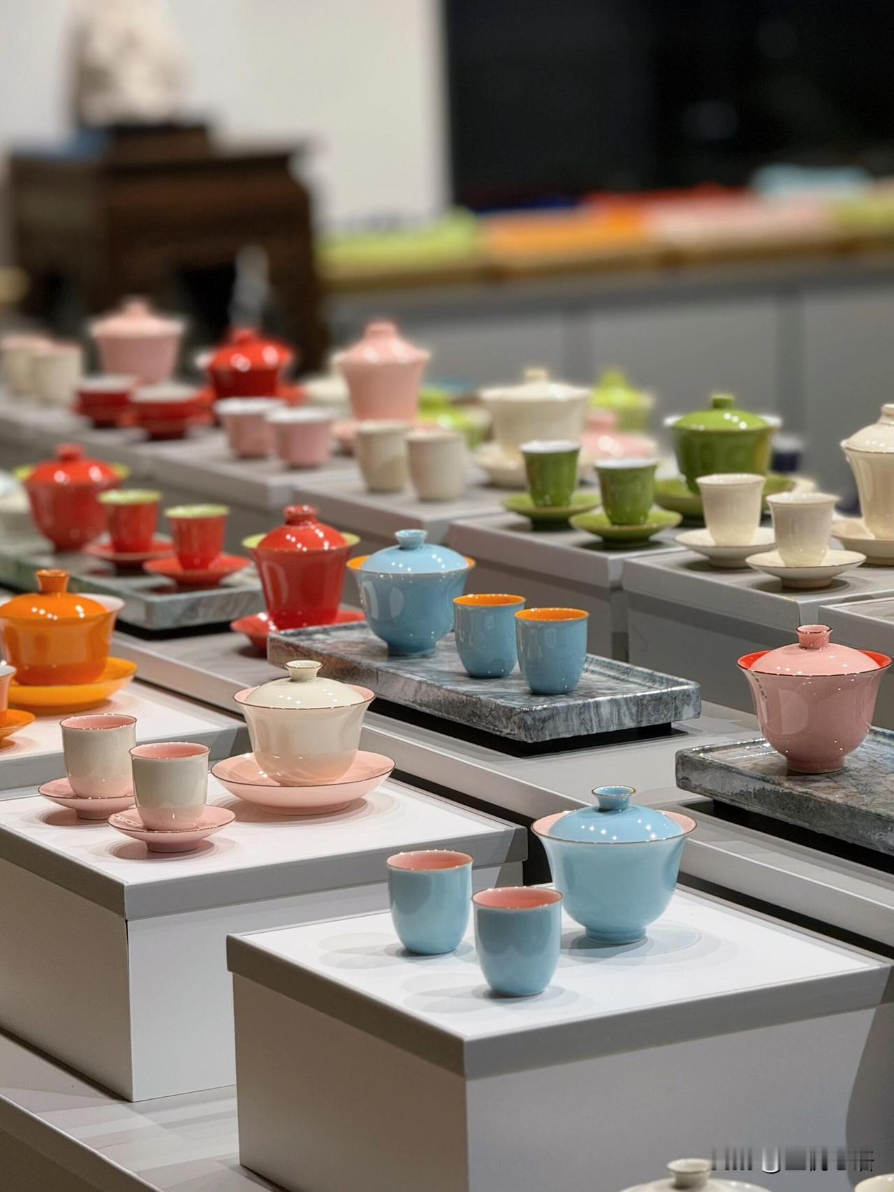 逛德化中国茶具城，真的直接走不动道！
每一款茶器都长在审美上，恨不得全抱回家。