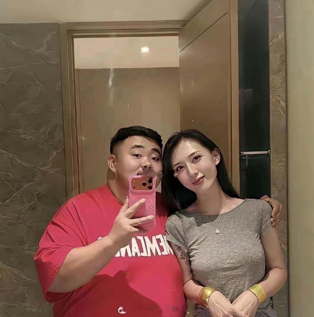 实在不懂女生到底看上他什么了 
