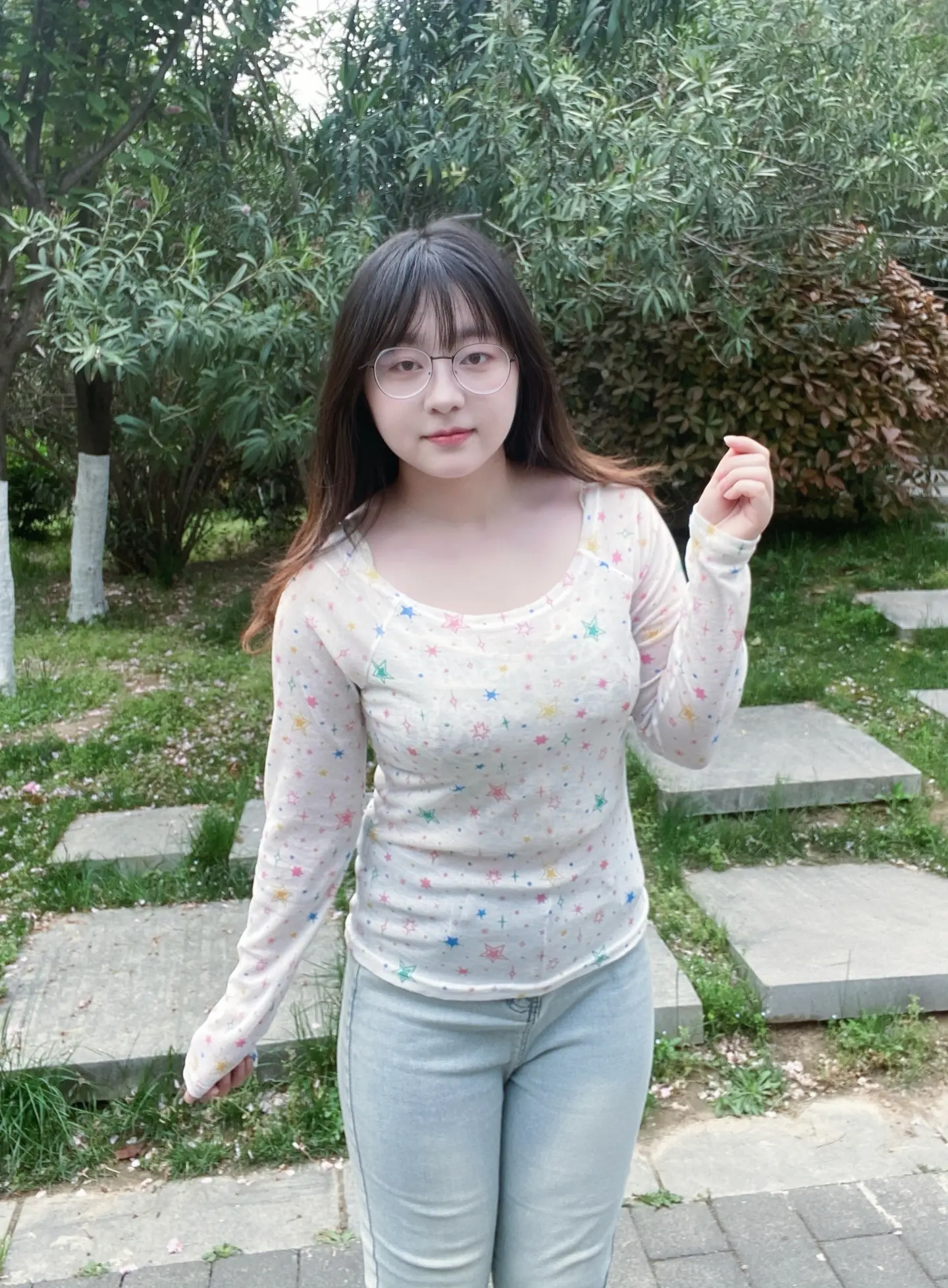 冷吗 我开热点给你。