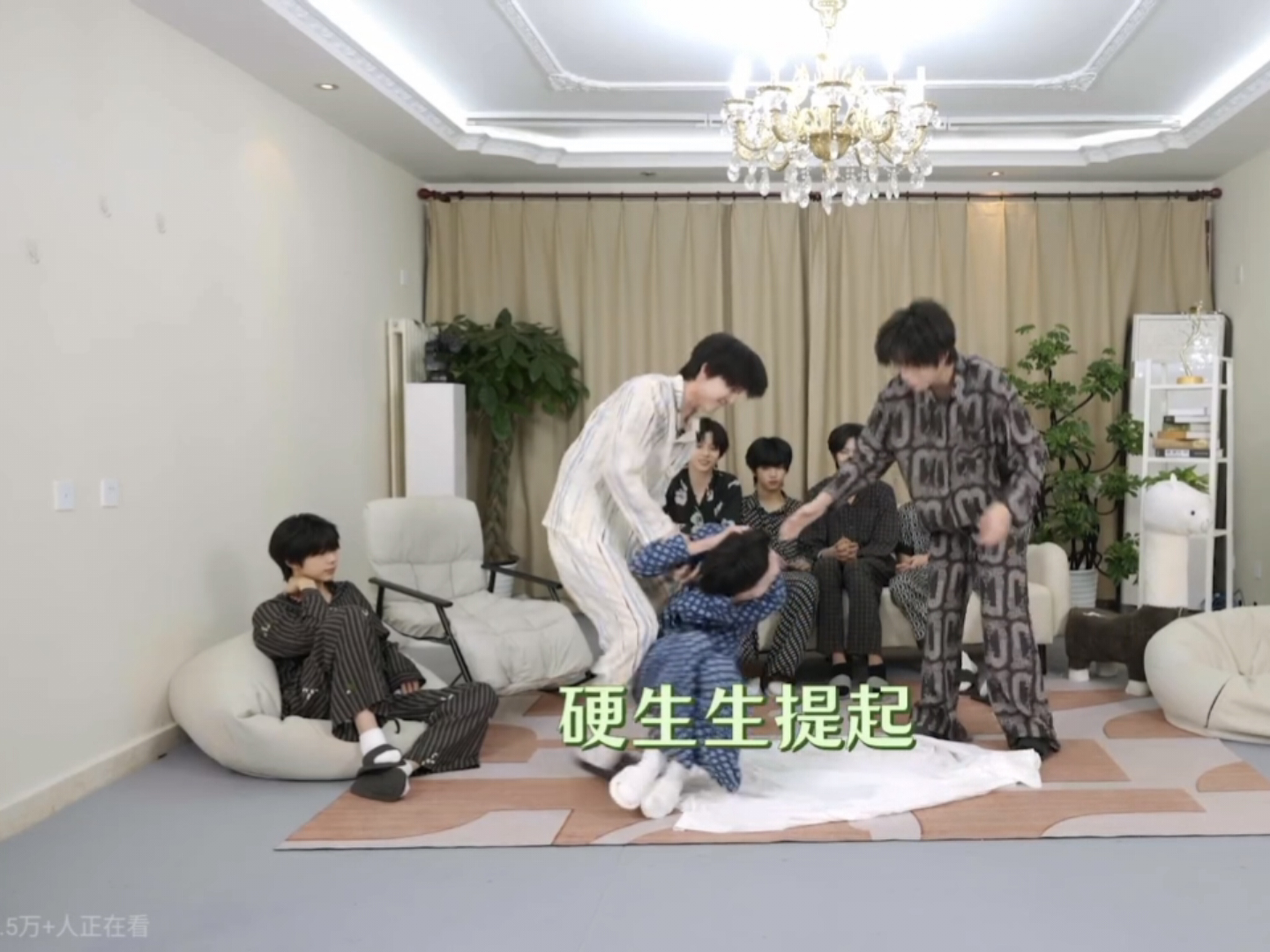 ……。我有点动摇了没事的，至少左奇函还姓左没事的，卡哇伊也是1没事的，没事的 