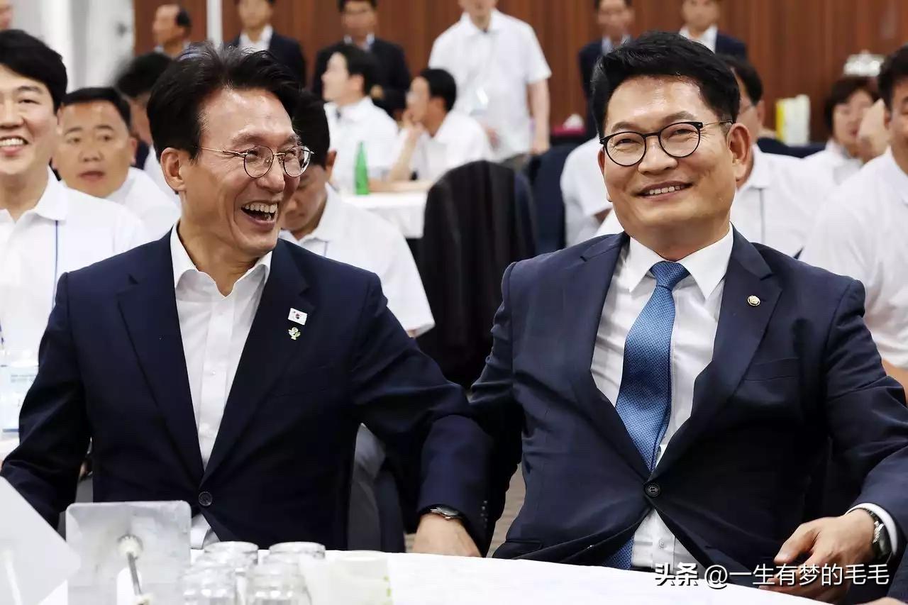 韩民主党党首竞选升温，湖南政坛格局迎来变局

随着韩国共同民主党8月全党大会临近