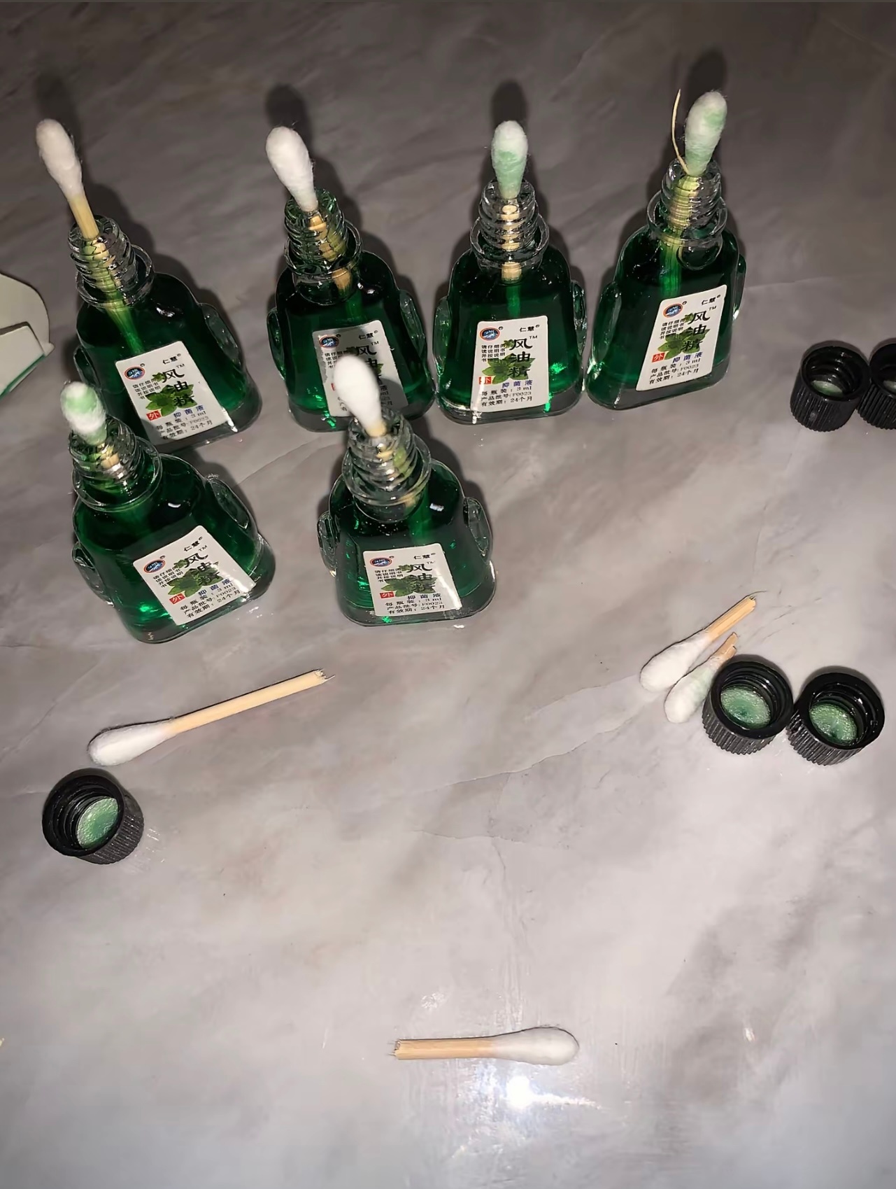 我是用的风油精精驱的隐翅虫。 ​​​
