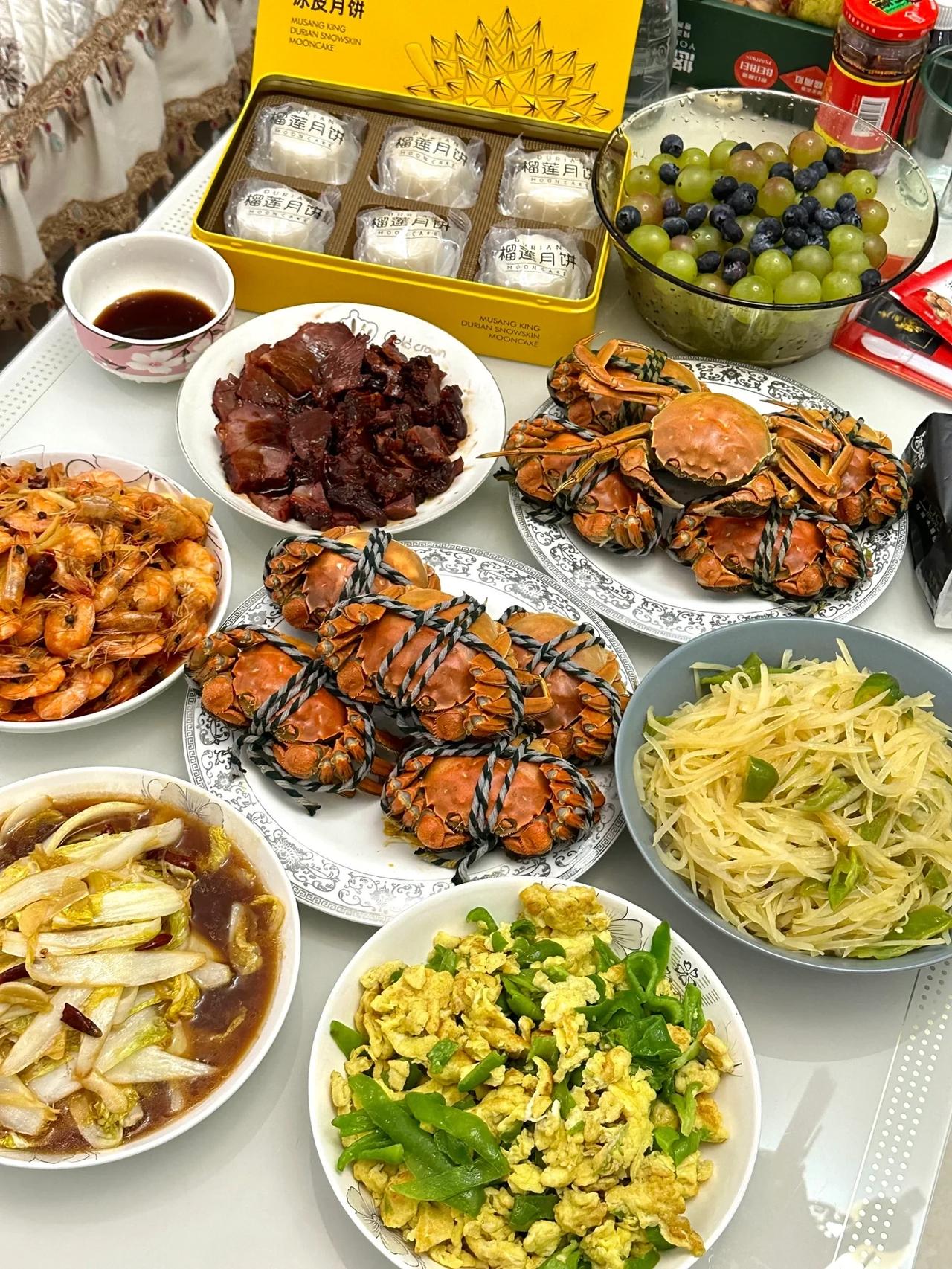 你有没有留意到，今年的中秋节出现了四个“异常”的情况，与以往不同。
首先，几乎没