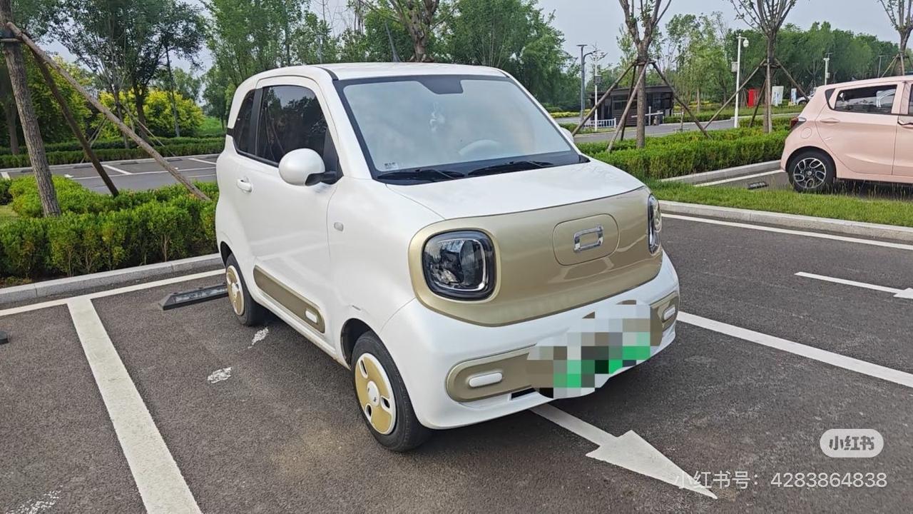 女士一手车，保险到12月份
车况良好，日常代步家用【来自懂车帝车友圈】