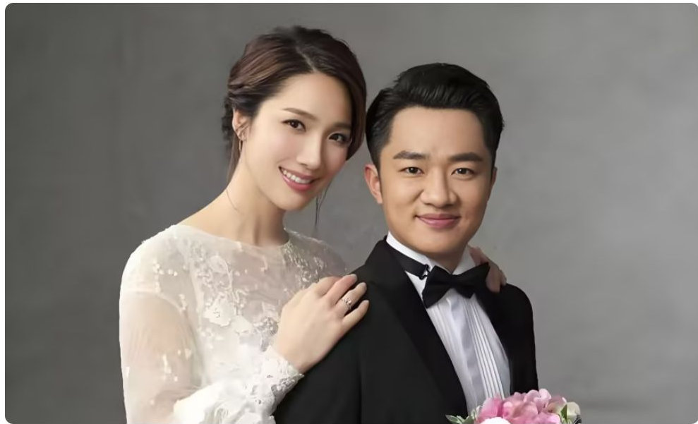 46岁王祖蓝近况曝光！娶李亚男生下2个女儿，如今婚姻幸福成宠妻狂魔 