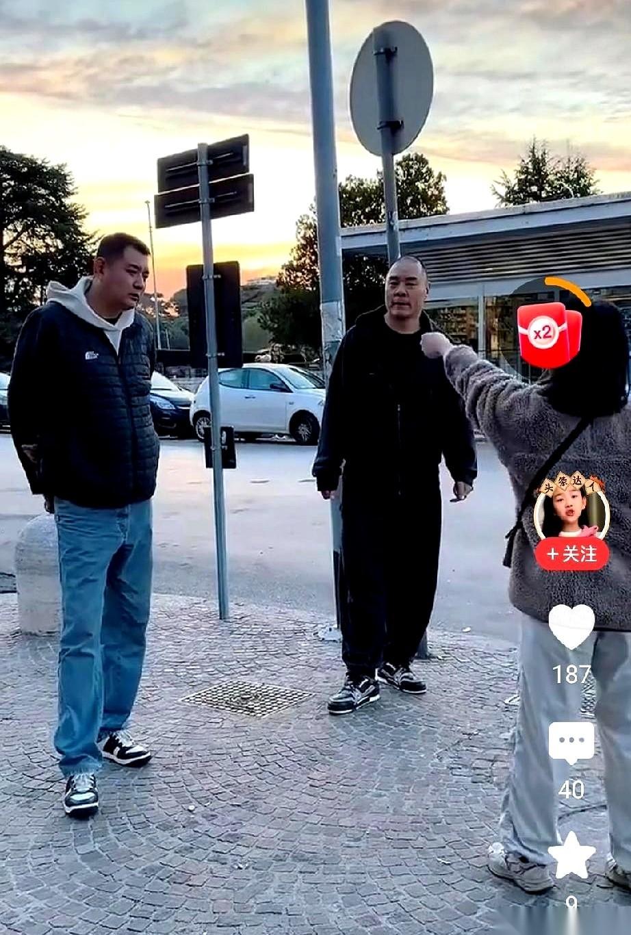 我跟你讲，看到巩晓彬和张志磊同框的那一刻，我脑子里就俩字：破壁。
一个是中国篮球