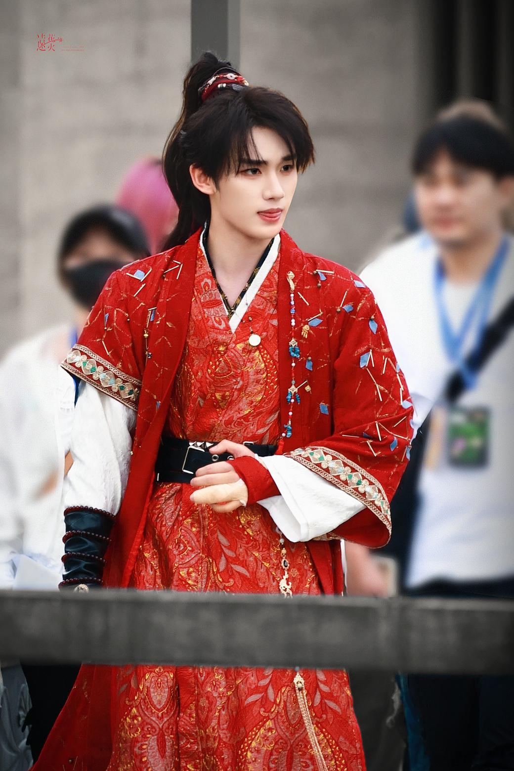 丁程鑫 ✨丁程鑫加冠礼演唱会 ✨丁程鑫 全能主舞大top 你在众生面前永远是我的