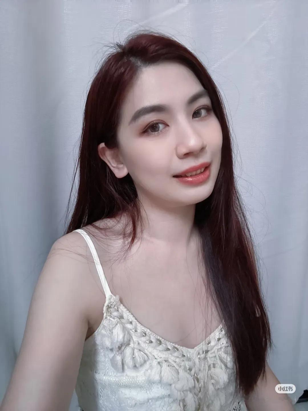 话说大马近几年就推出了许多样靓身材正，气质也相当不错的新晋博主，而瑶瑶就是其中之