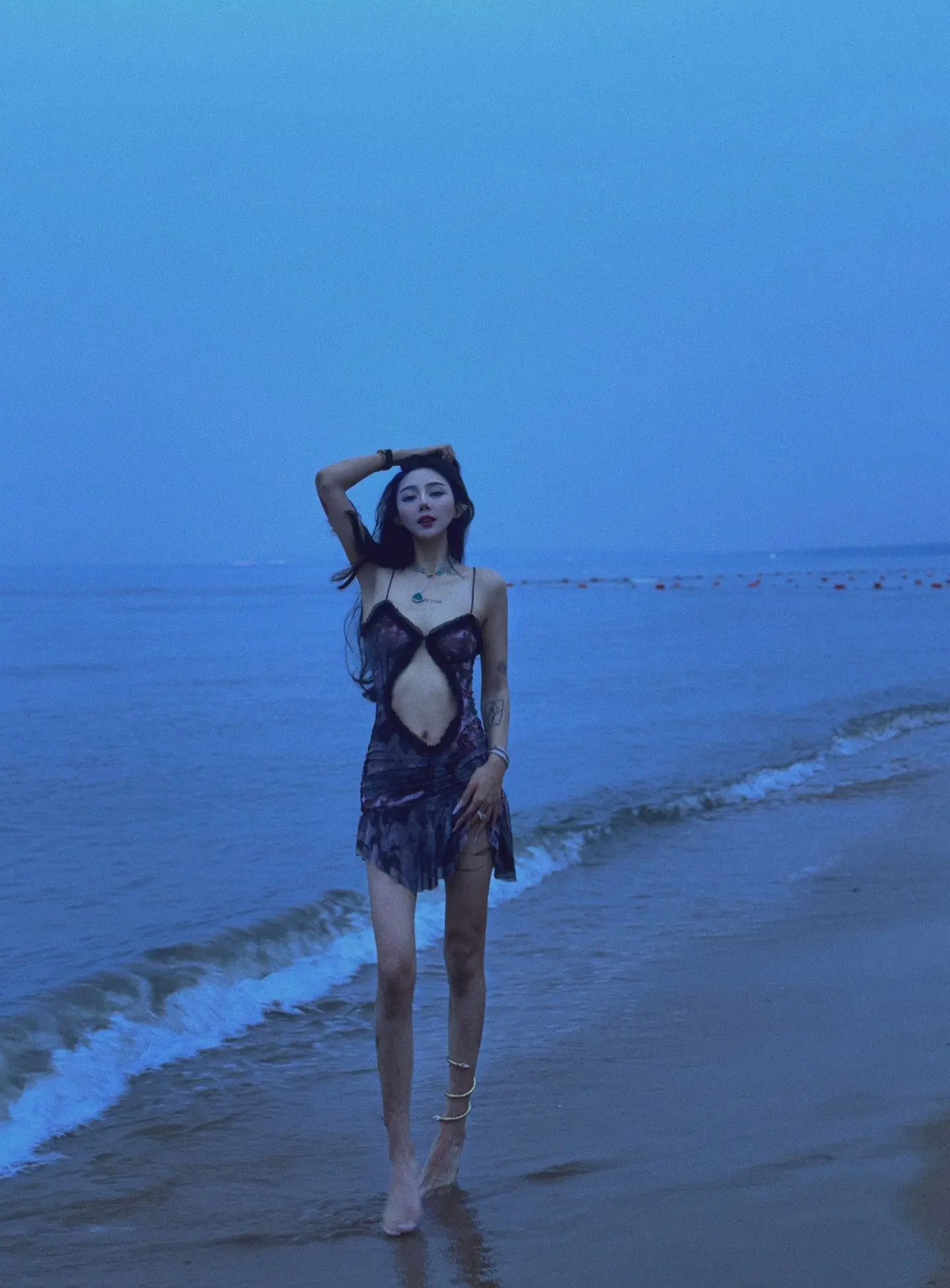 不要总想着怎么抓住我 跟着我一起跑会更舒服些。