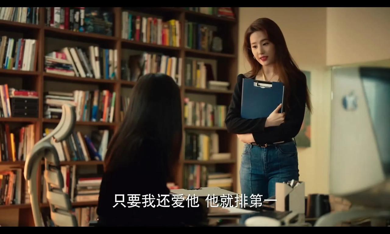黄亦玫人设有点塌了，劝起别人来一套一套的，结果轮到自己失恋了，比谁都疯。[捂脸]