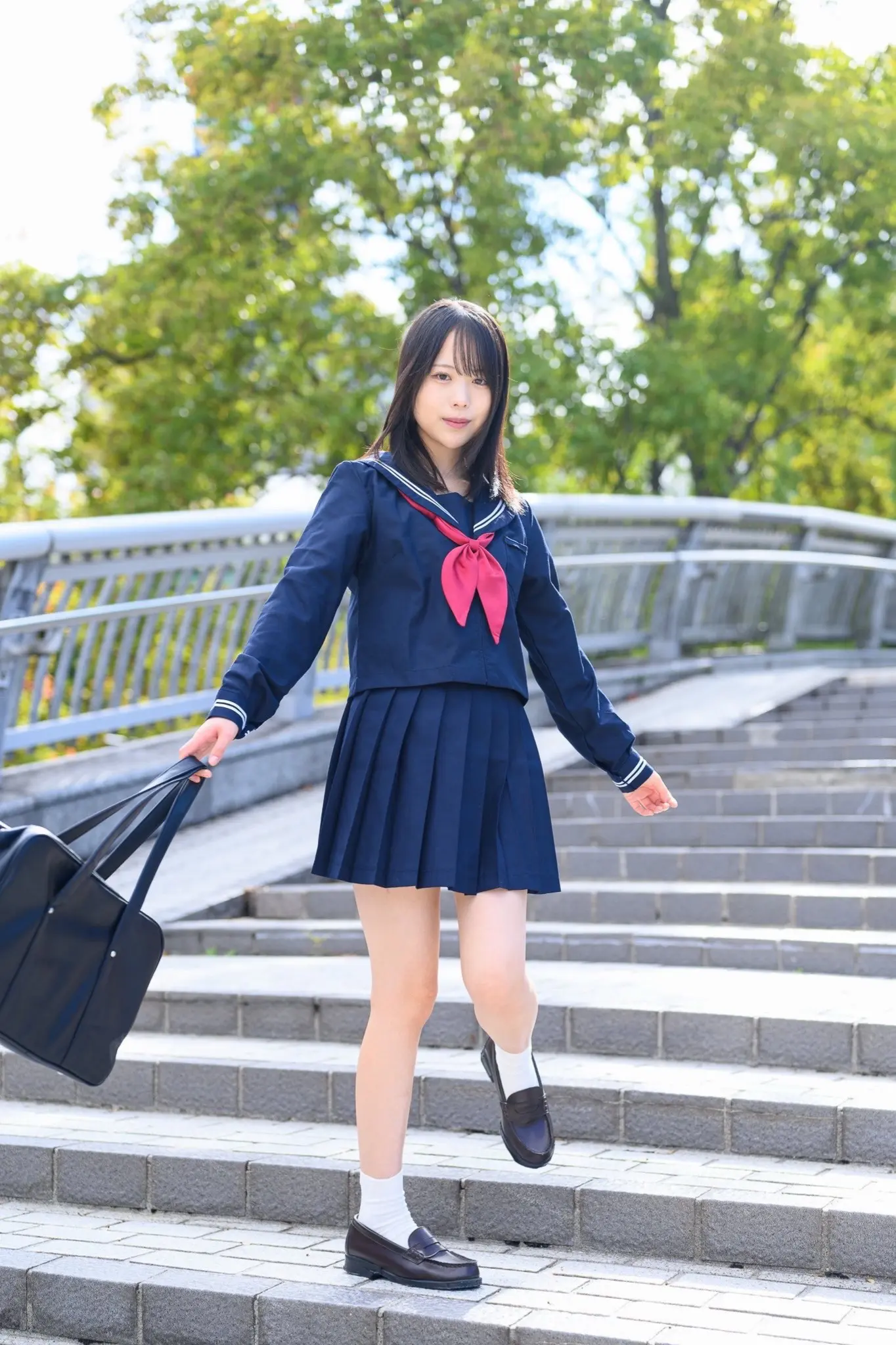 日常校园穿搭 女大学生校园穿搭 下课一起走好嘛 百褶裙少女 青春校园风