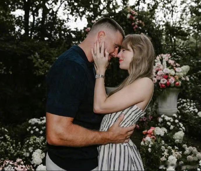 霉霉订婚OMG，霉霉订婚了，这个男方是谁？ ​​​