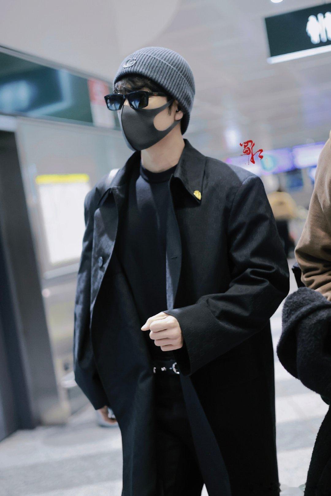 肖战完全是净身高扑面而来的贵气感就这样被肖战轻松拿捏美貌上不封顶！肖战完全是净身