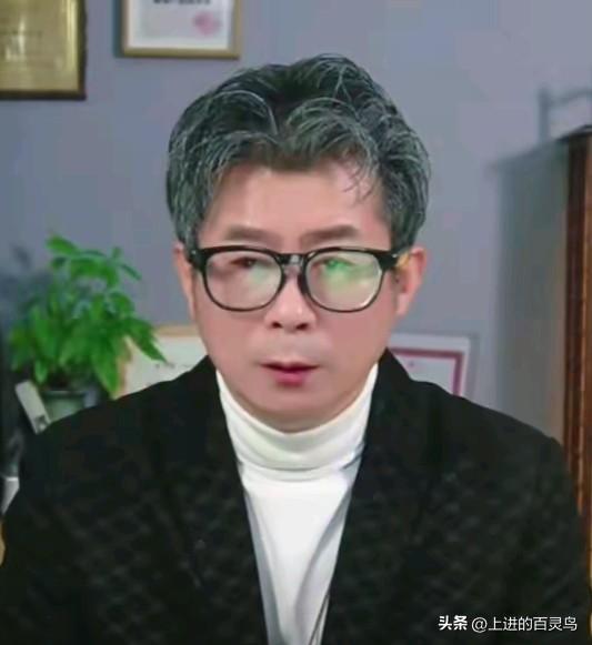 当清晨醒过来，我习惯性地伸手打开手机。恒苏的身影跃然眼前。他正言辞恳切地宣传着许