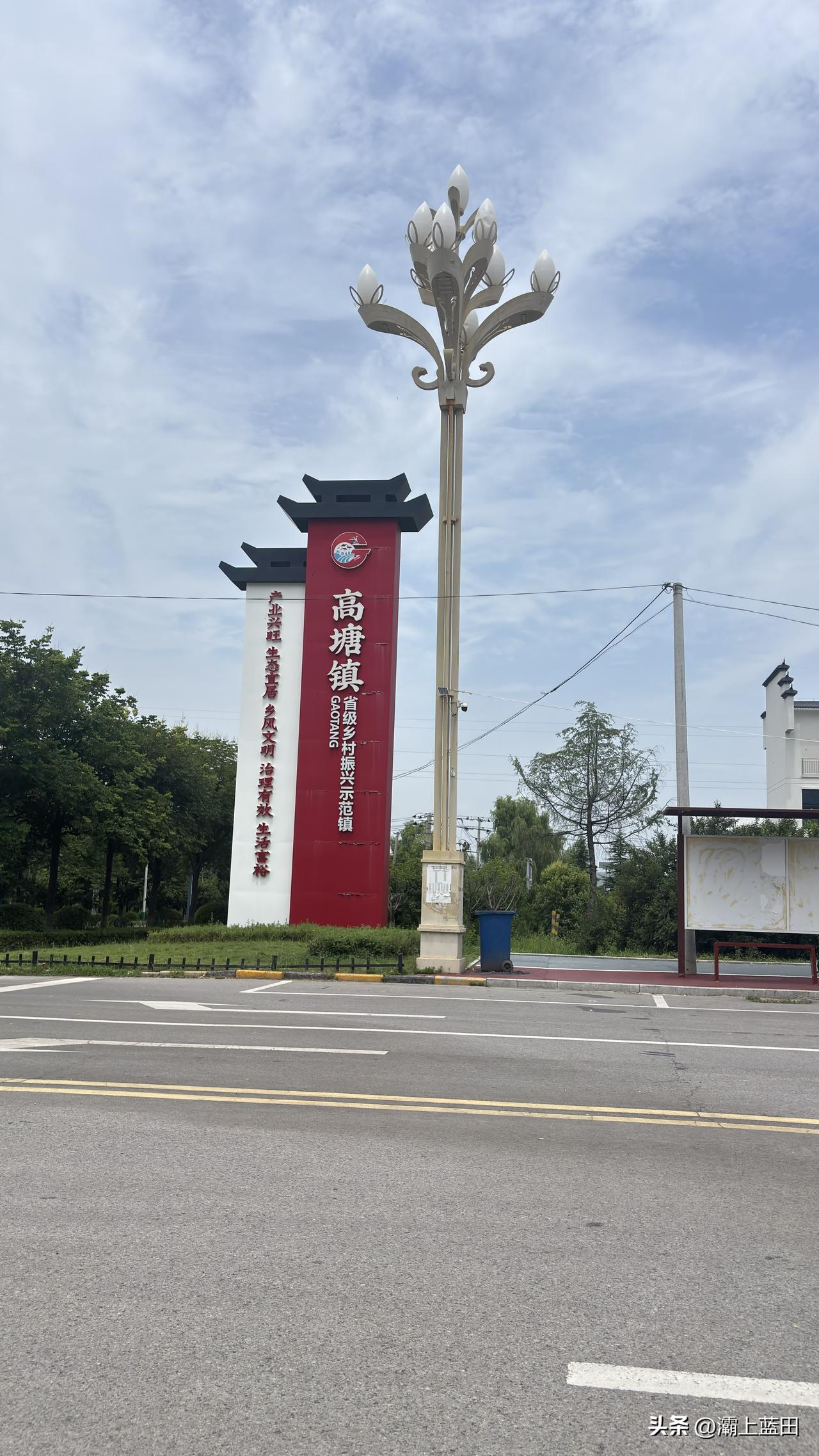 渭南华州区高塘镇随拍，这房子看着挺漂亮的，这是新农村社区吧？
