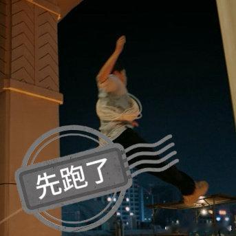 第一次见电影的主创全跑了戏内组队开启爆笑逃生闯关，戏外主创直接复刻名场面奔向安全