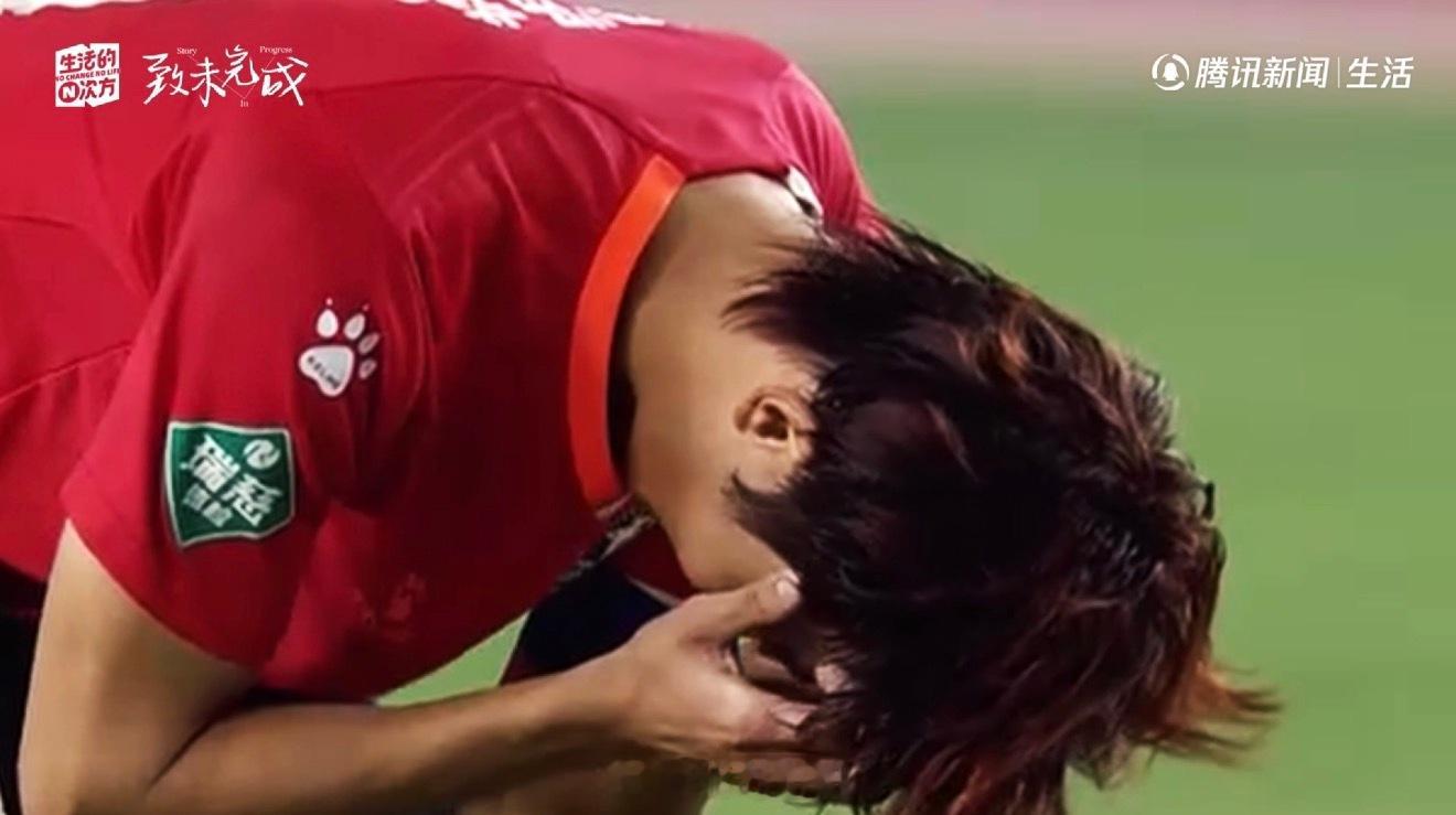 苏超南通队长说让全南通人遗憾南通队长回应苏超决赛点球失误 从青训到职业赛场，从海