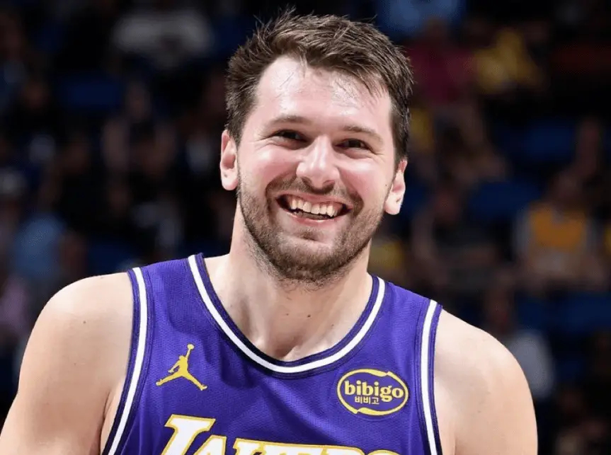 湖媒Lakers Daily：“如果卢卡能赶在季后赛开始前回归，那将会是最‘科比