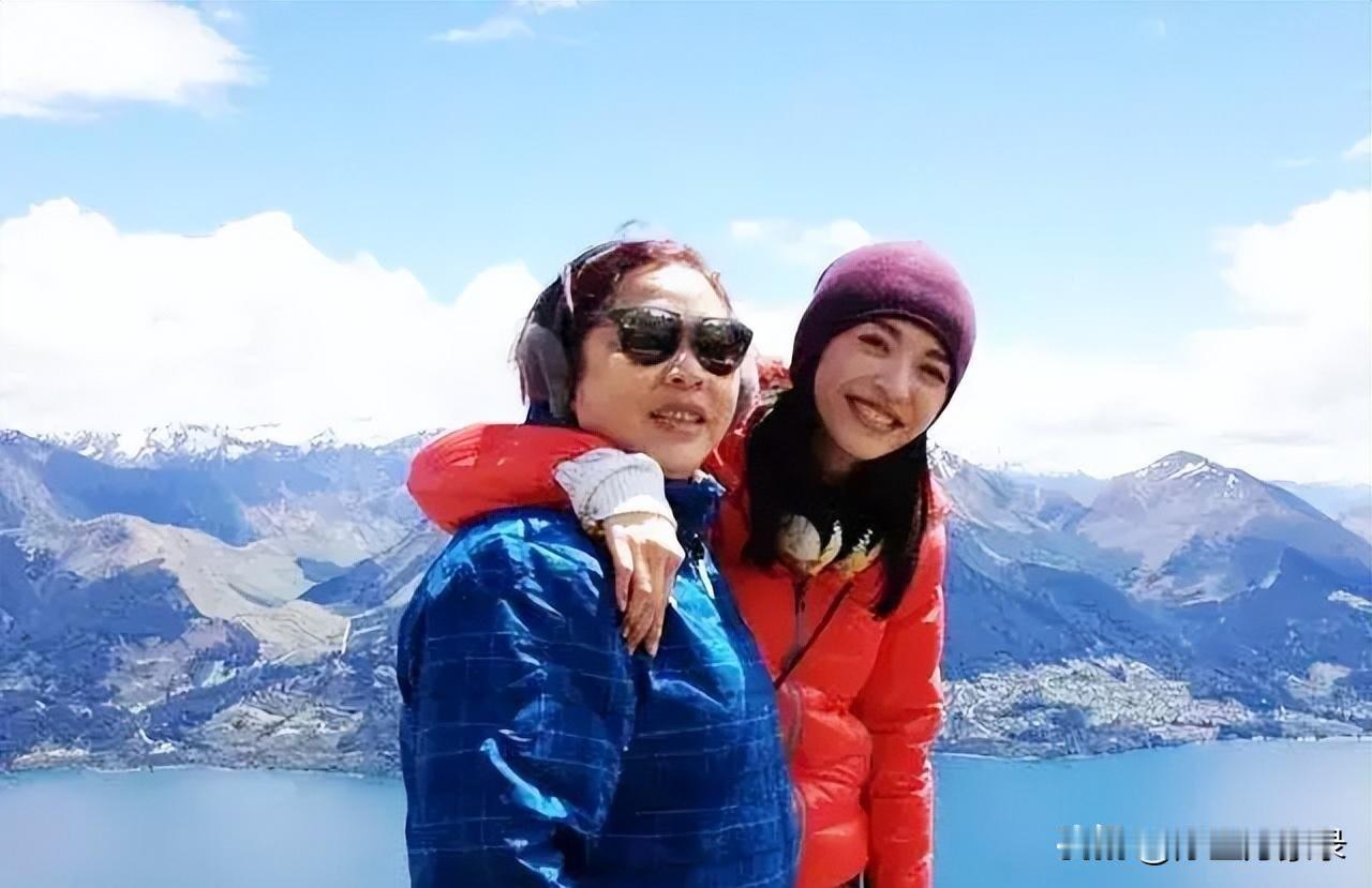 刚扒完姚晨和婆婆丁浪的最新瓜，我直接破防——这哪是婆媳，明明是双向救赎的人生挚友